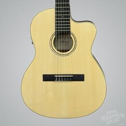Alvarez RC26HCE Classical - Hybrid, 46mm Nut, radius F/B, Acoustic Electric w/Deluxe Gigbag