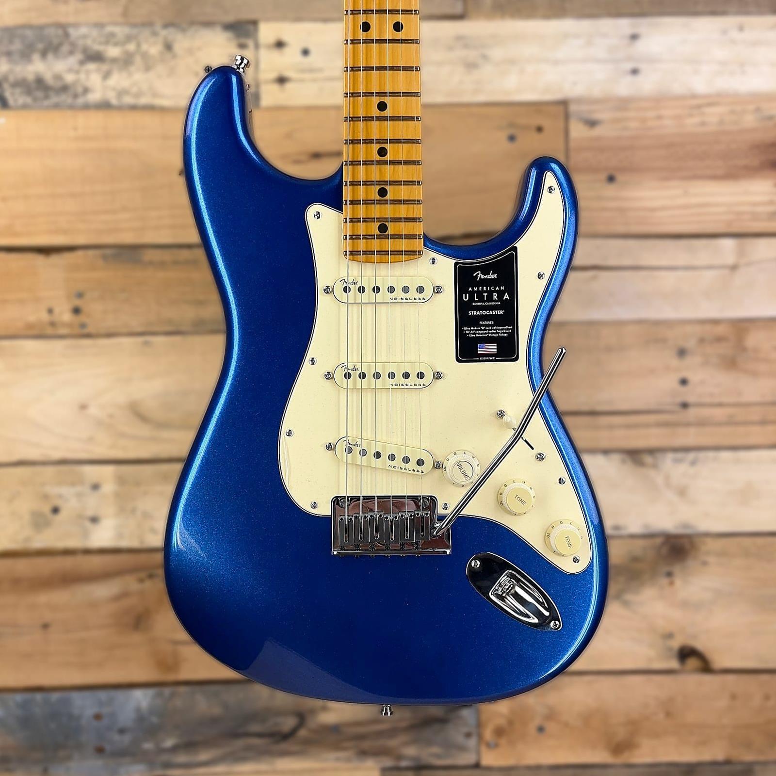 Fender American Ultra Stratocaster, Maple Fingerboard, Cobra Blue