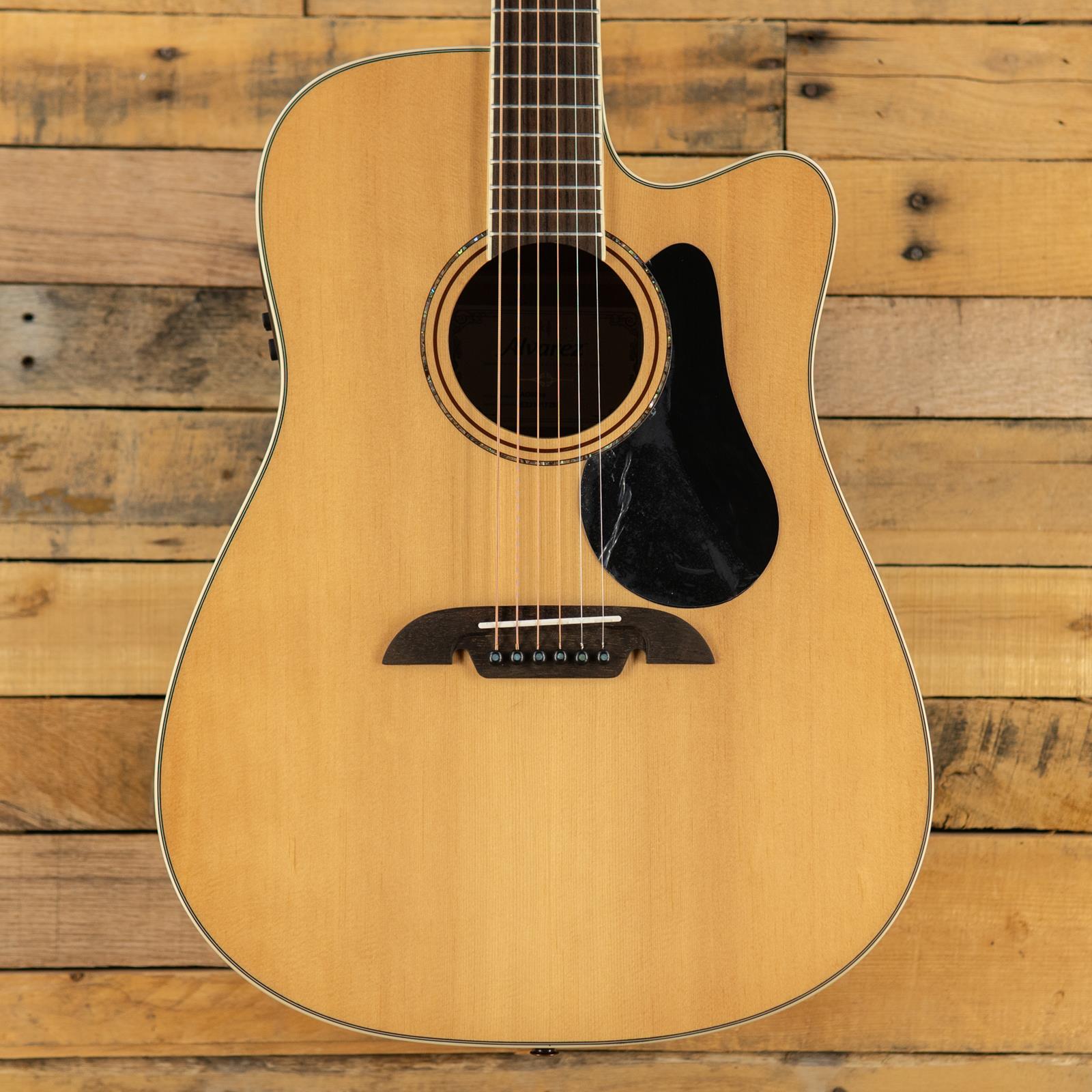 Alvarez AD60ce, Artist Dreadnought Acoustic Electric w/Cutaway