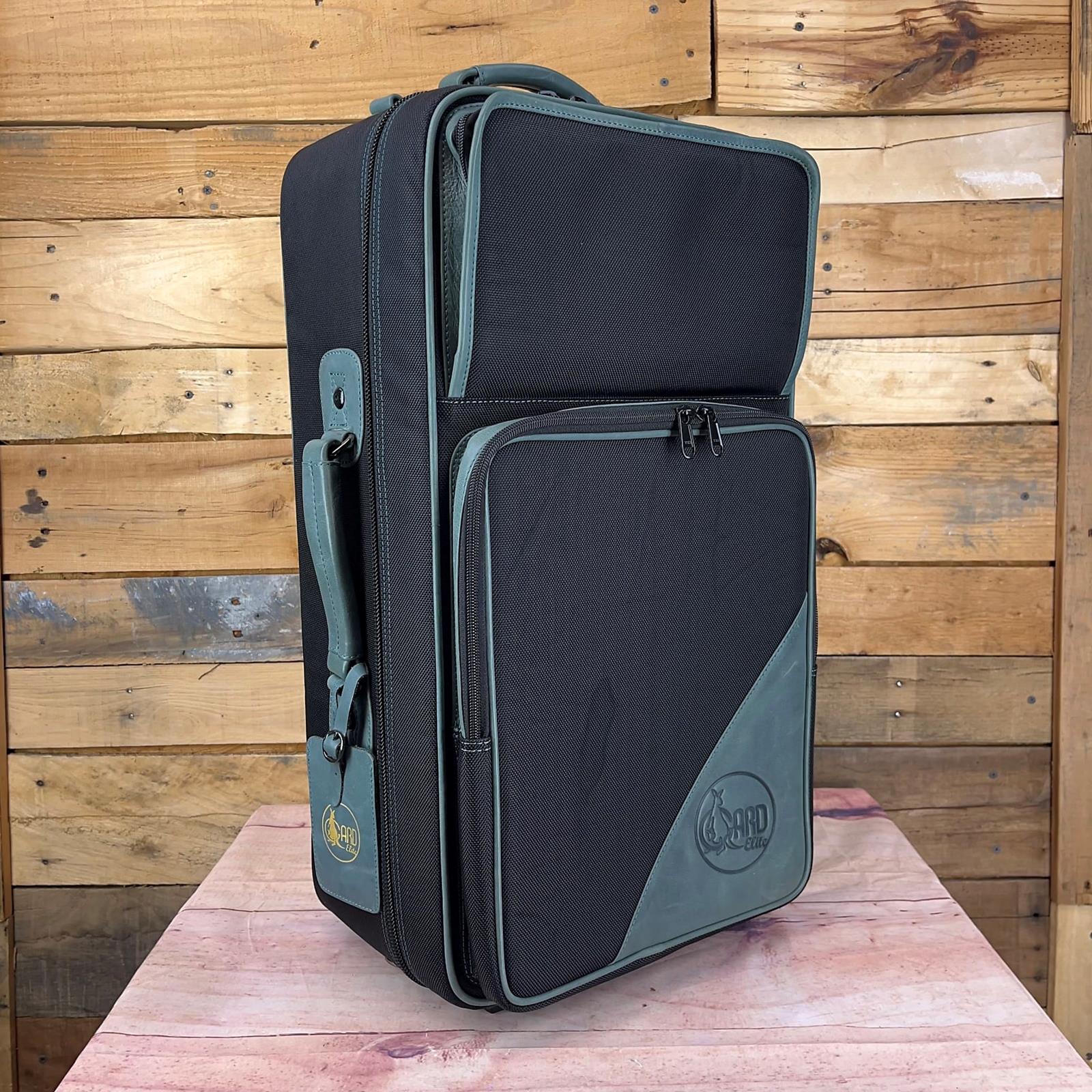 Gard Bags Triple Trumpet Fiberglass Shell Black/Aqua