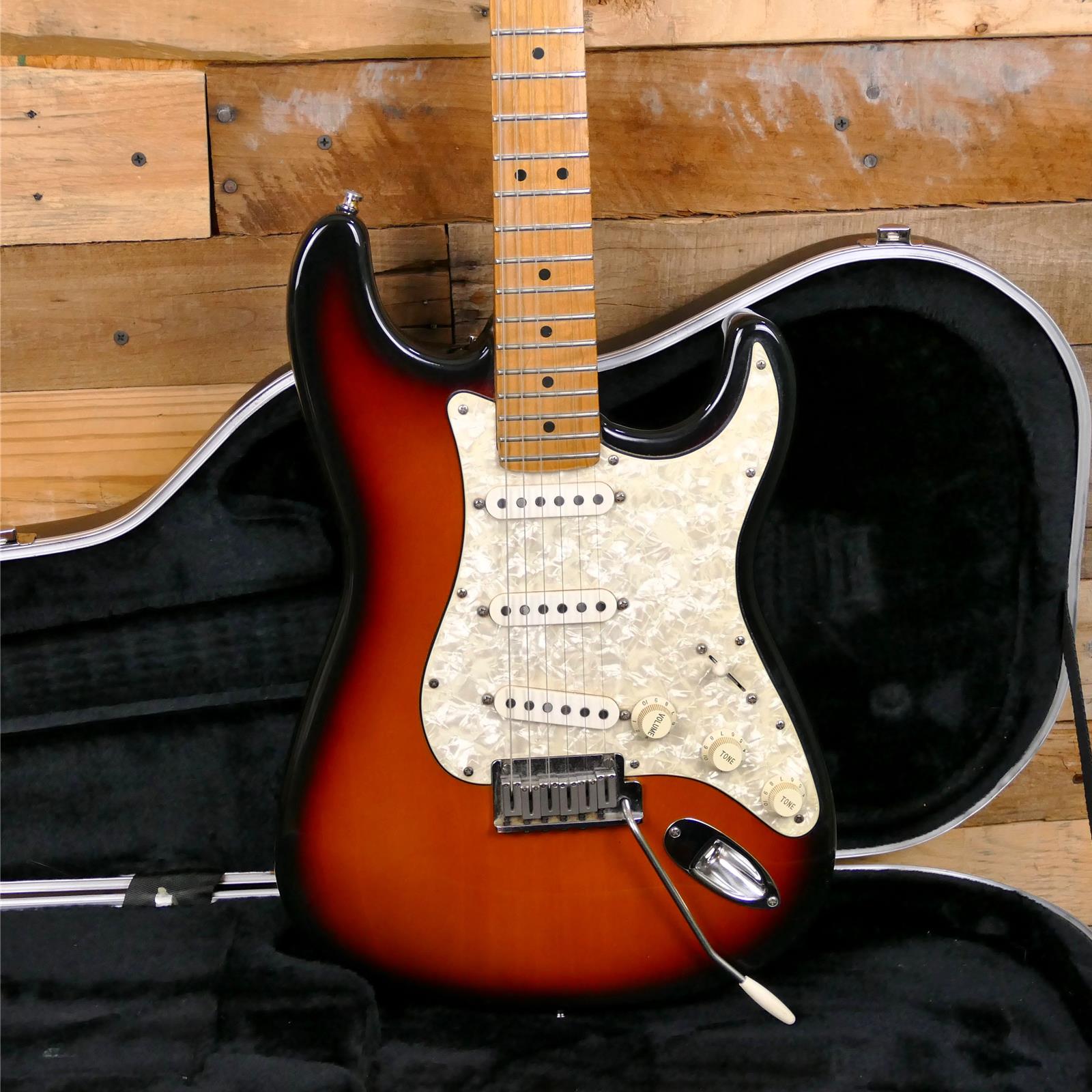 Ernie Williamson Music - Fender USED Stratocaster American